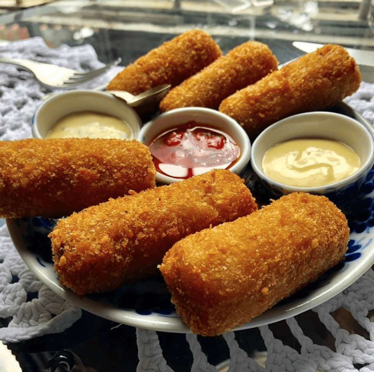 Hum! Os 4 melhores combos de drinks e porções do Empório São Pedro